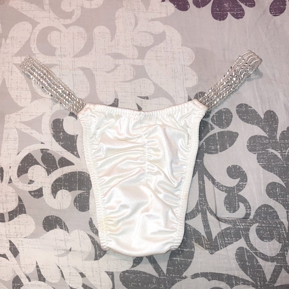 Brazilian Rhinestone Strap Bikini Set👙 - Picture 3 of 8